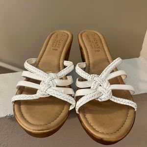 Tuscany by Easy Street Sandals. Women’s. Size 11. White. New. Made in Italy.